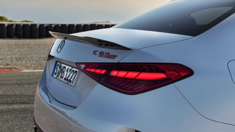 Mercedes C 63 AMG E Performance: le immagini ufficiali