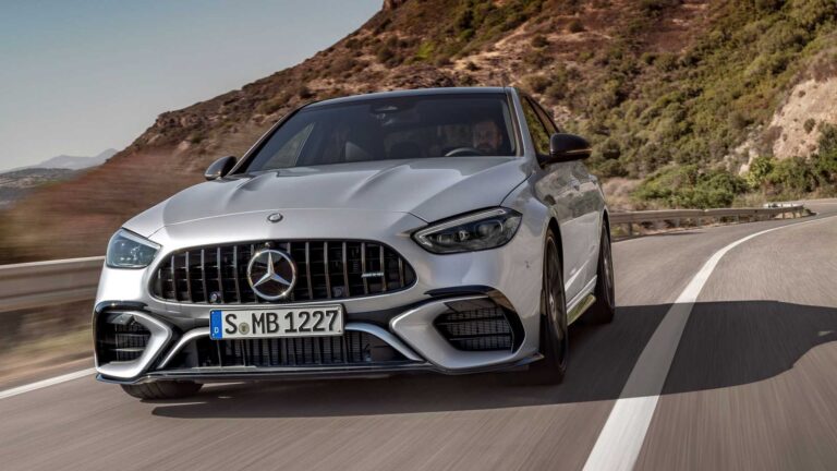 Mercedes C 63 AMG E Performance: le immagini ufficiali