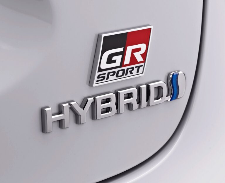 Toyota Yaris Cross GR Sport: le immagini ufficiali