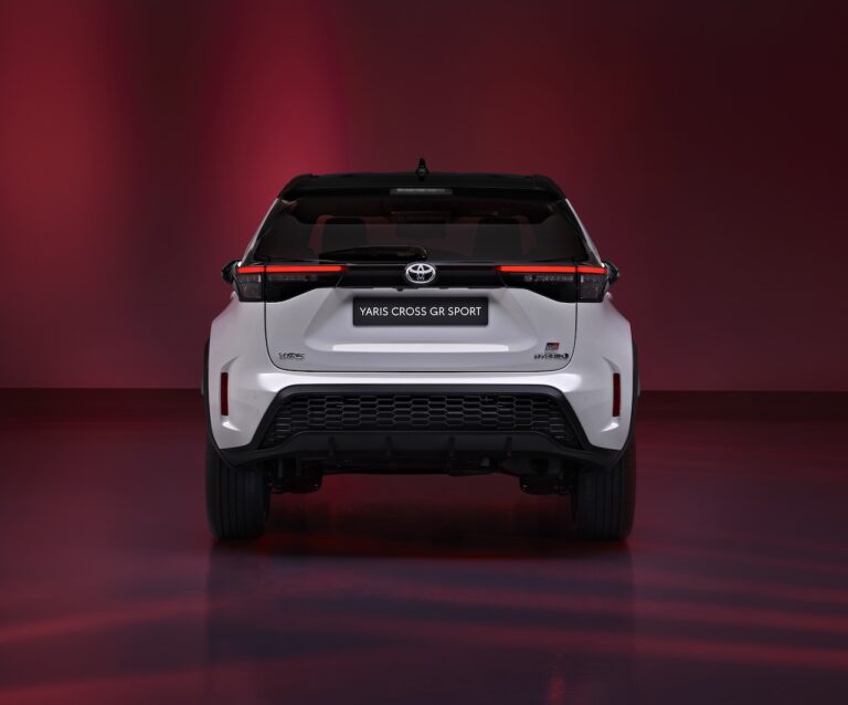 Toyota Yaris Cross GR Sport: le immagini ufficiali