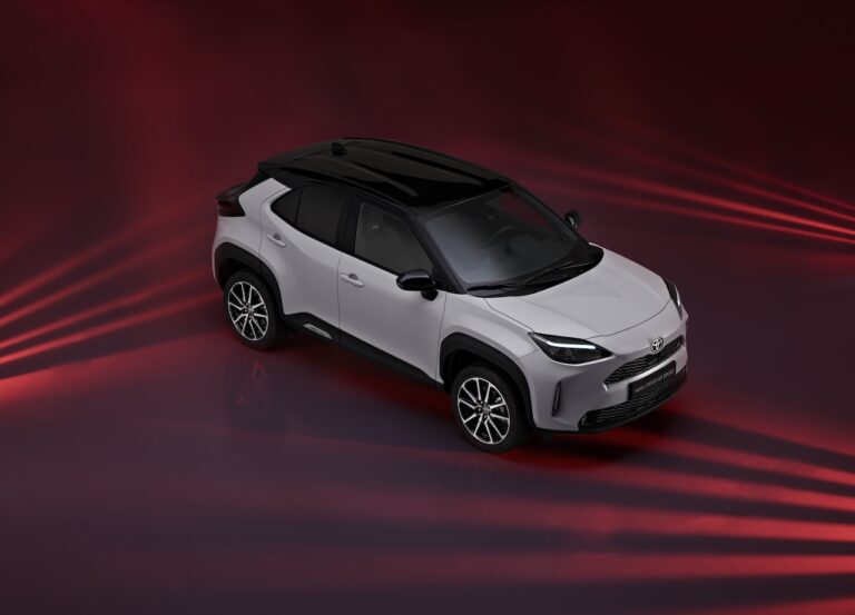 Toyota Yaris Cross GR Sport: le immagini ufficiali