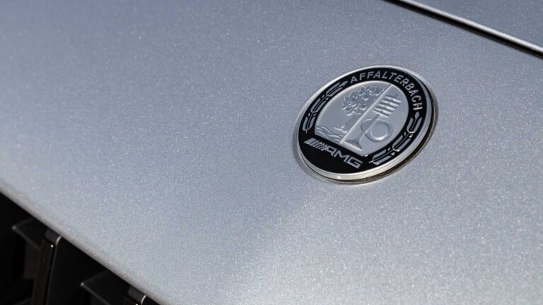 Mercedes C 63 AMG E Performance: le immagini ufficiali