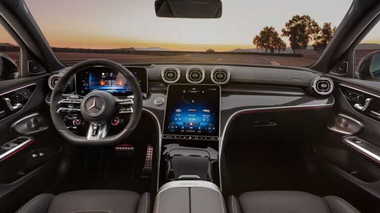 Mercedes C 63 AMG E Performance: le immagini ufficiali