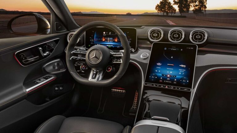 Mercedes C 63 AMG E Performance: le immagini ufficiali