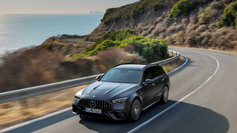 Mercedes C 63 AMG E Performance: le immagini ufficiali
