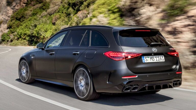 Mercedes C 63 AMG E Performance: le immagini ufficiali