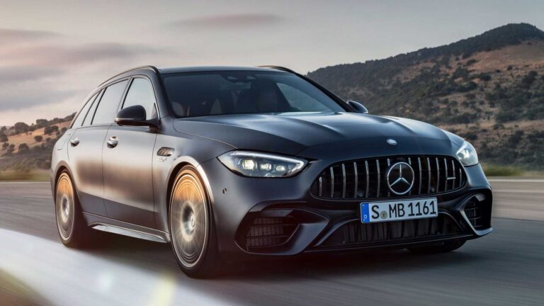 Mercedes C 63 AMG E Performance: le immagini ufficiali