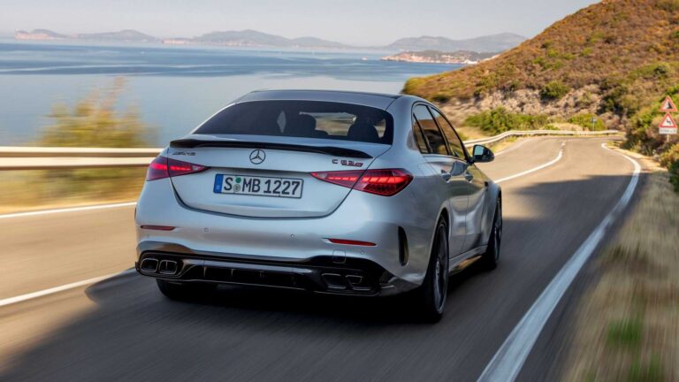 Mercedes C 63 AMG E Performance: le immagini ufficiali