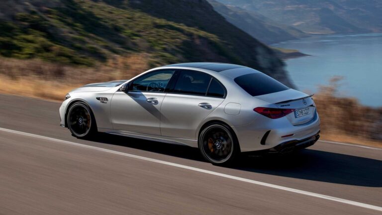 Mercedes C 63 AMG E Performance: le immagini ufficiali