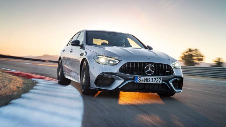Mercedes C 63 AMG E Performance: le immagini ufficiali