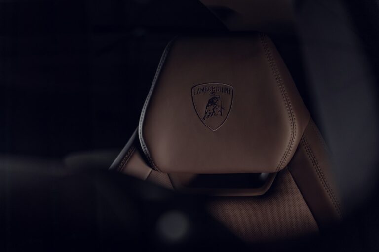 Lamborghini Urus S: immagini ufficiali