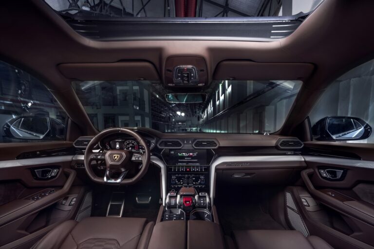 Lamborghini Urus S: immagini ufficiali