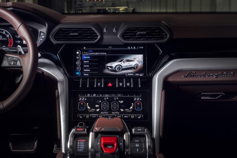 Lamborghini Urus S: immagini ufficiali