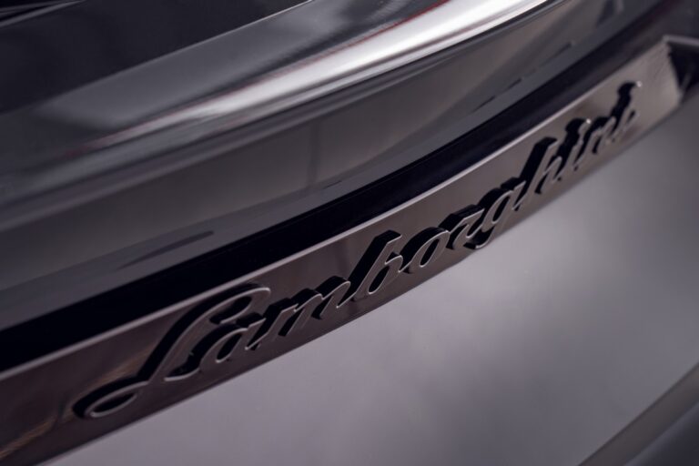 Lamborghini Urus S: immagini ufficiali