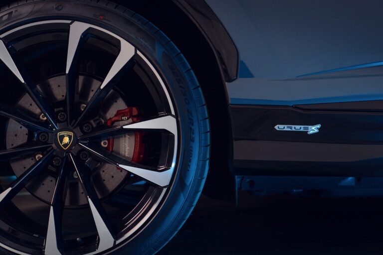 Lamborghini Urus S: immagini ufficiali