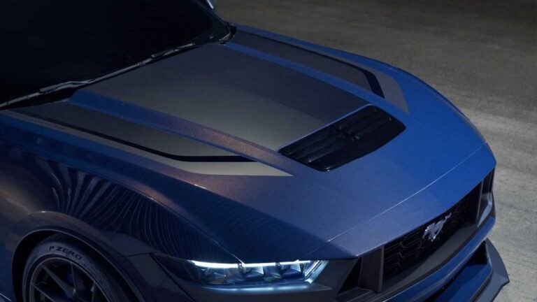 Ford Mustang Dark Horse: le immagini