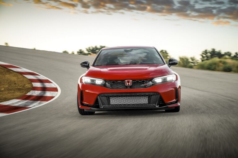 Honda Civic Type R 2023: immagini