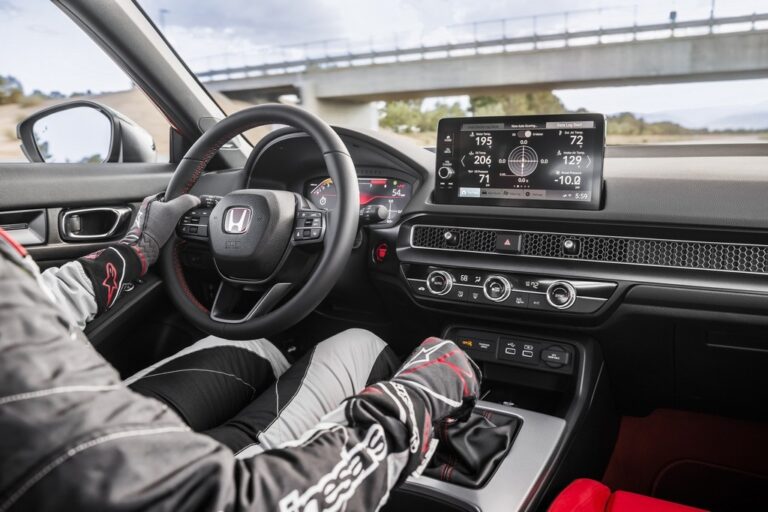 Honda Civic Type R 2023: immagini