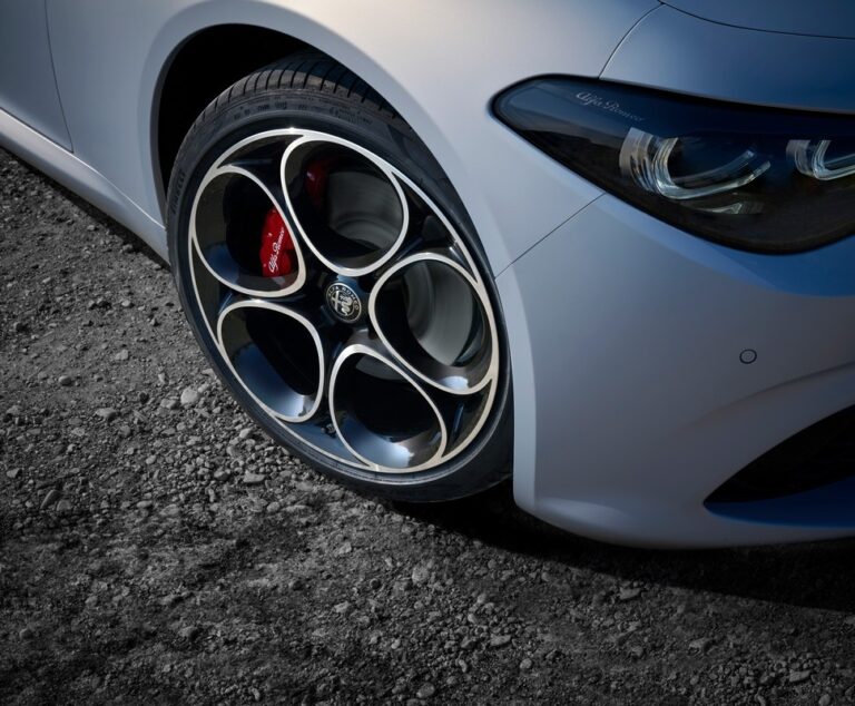 Alfa Romeo Giulia e Stelvio Competizione 2023