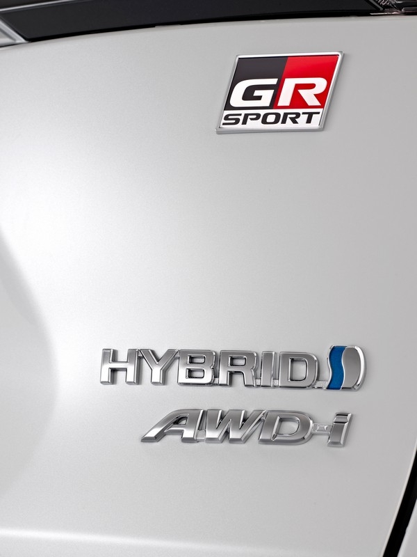 Toyota RAV4 GR Sport: immagini
