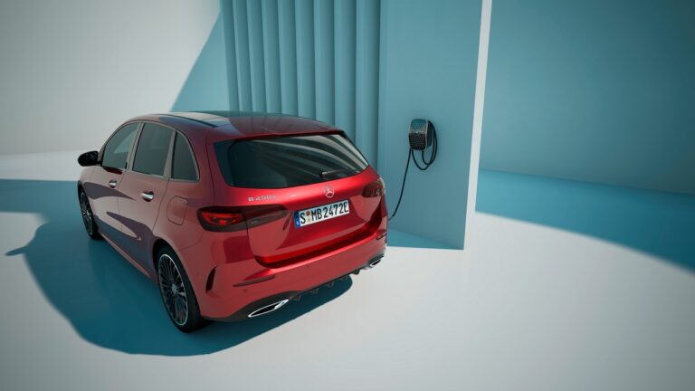 Mercedes-Benz Classe A e Classe B: restyling