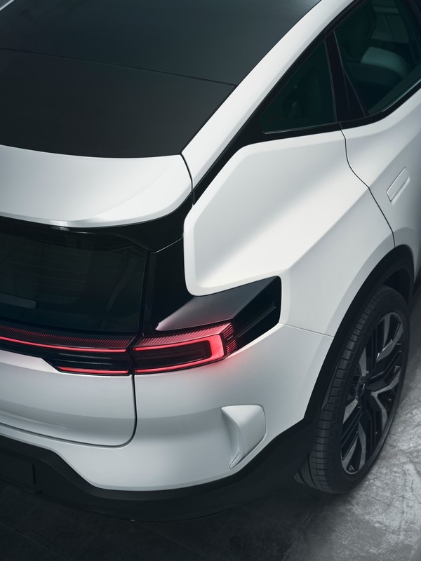 Polestar 3: le immagini ufficiali