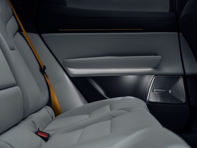 Polestar 3: le immagini ufficiali