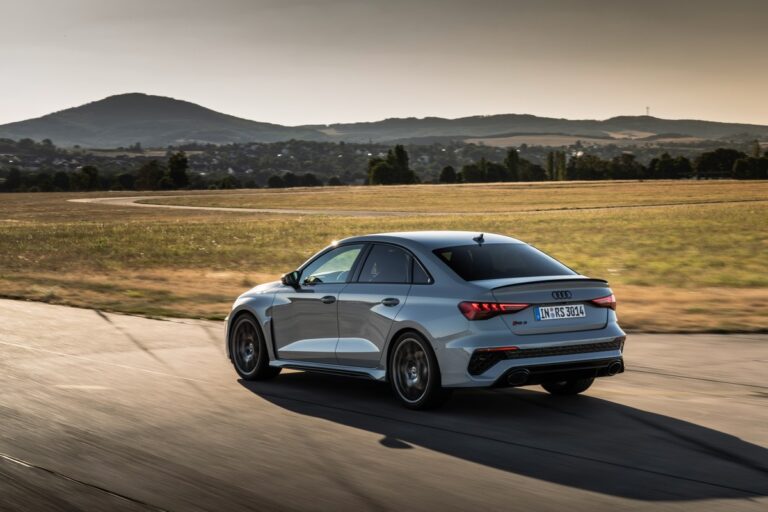 Audi RS3 Performance Edition: immagini