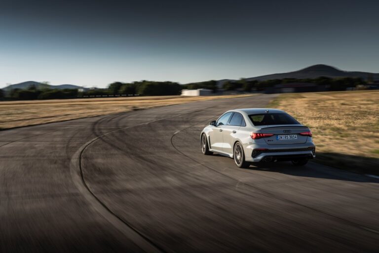 Audi RS3 Performance Edition: immagini