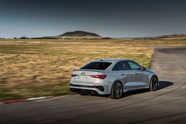 Audi RS3 Performance Edition: immagini