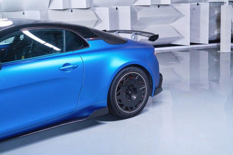 Alpine A110 R: le immagini ufficiali