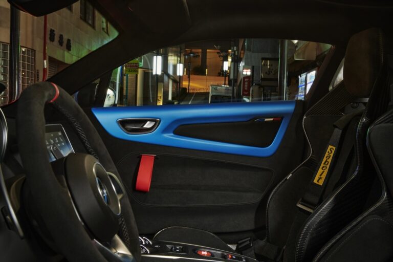 Alpine A110 R: le immagini ufficiali