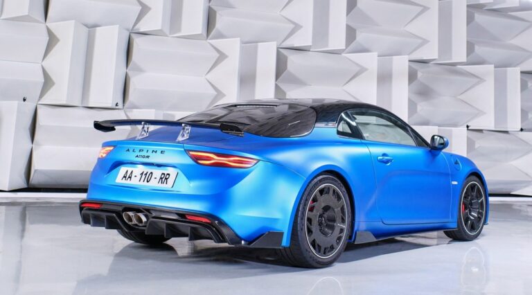 Alpine A110 R: le immagini ufficiali