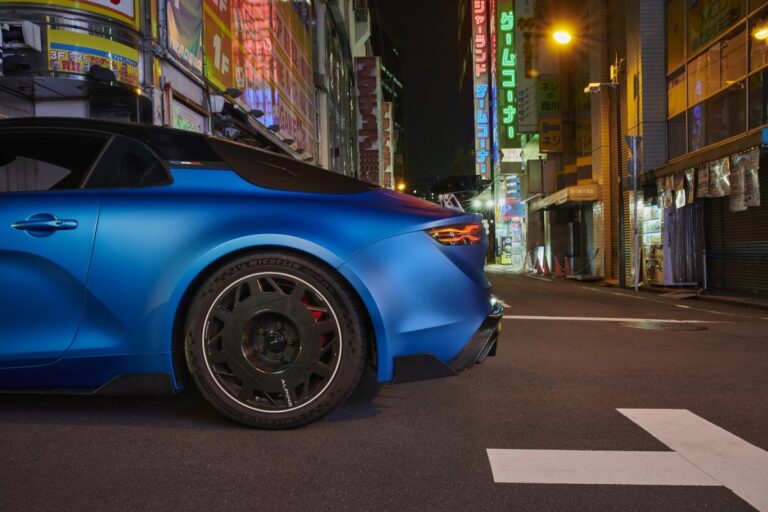 Alpine A110 R: le immagini ufficiali
