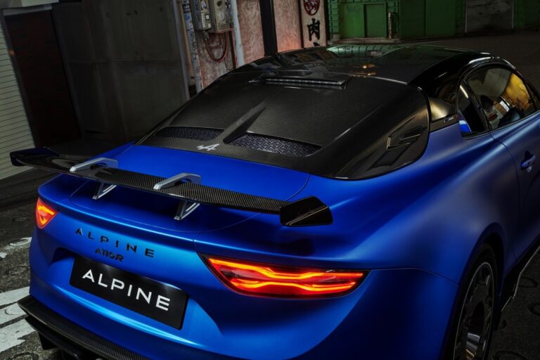 Alpine A110 R: le immagini ufficiali