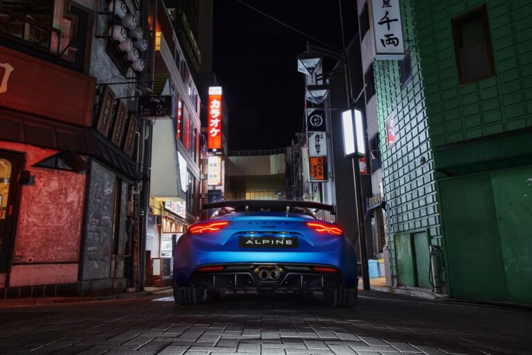 Alpine A110 R: le immagini ufficiali