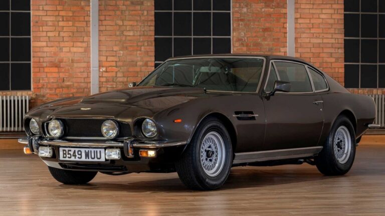 Aston Martin DB5 e le altre auto di Bond