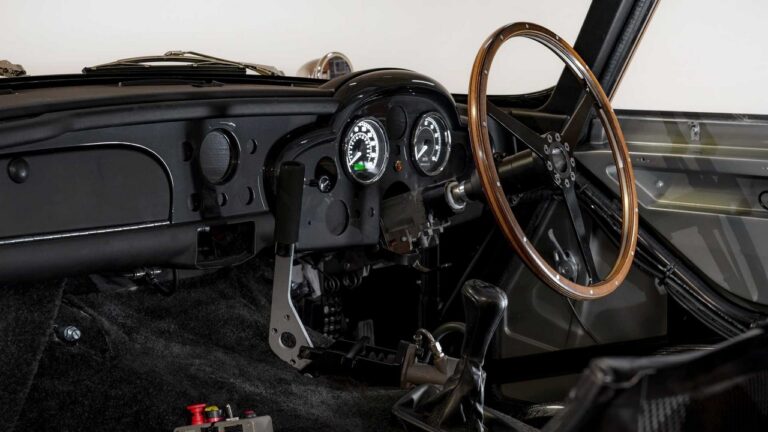 Aston Martin DB5 e le altre auto di Bond