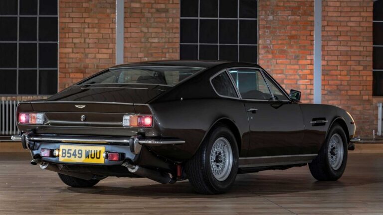 Aston Martin DB5 e le altre auto di Bond