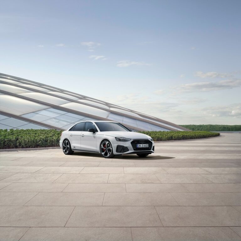 Audi S4 ed S5 Black edition: immagini ufficiali