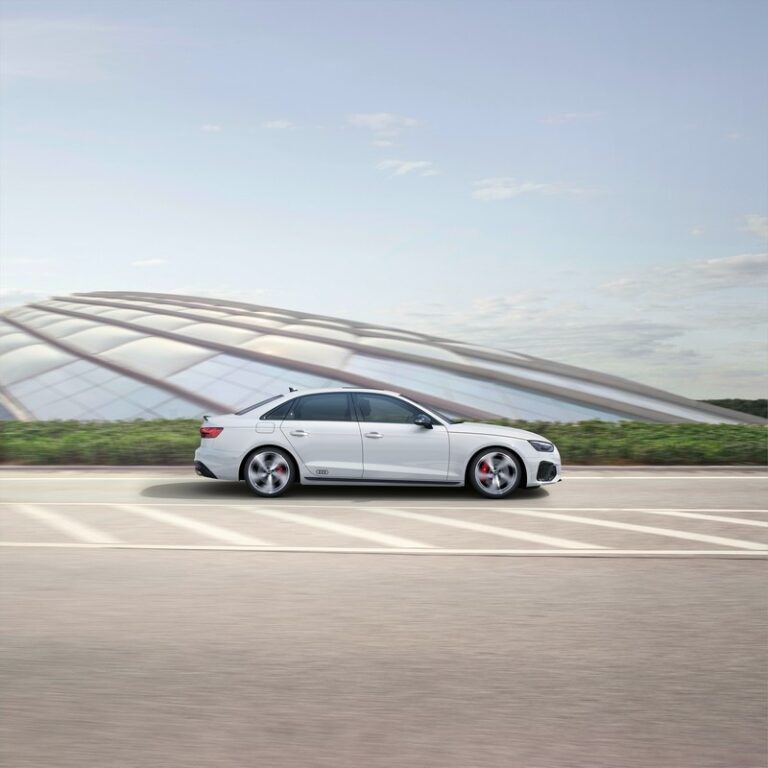 Audi S4 ed S5 Black edition: immagini ufficiali