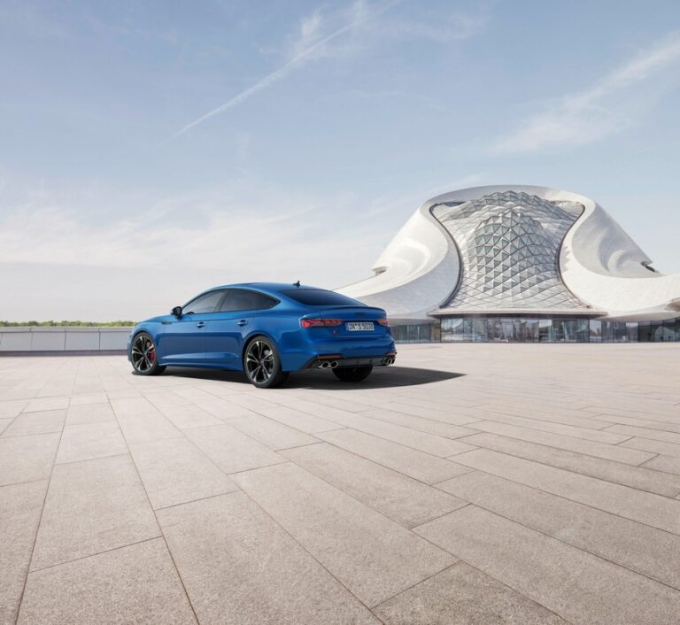Audi S4 ed S5 Black edition: immagini ufficiali