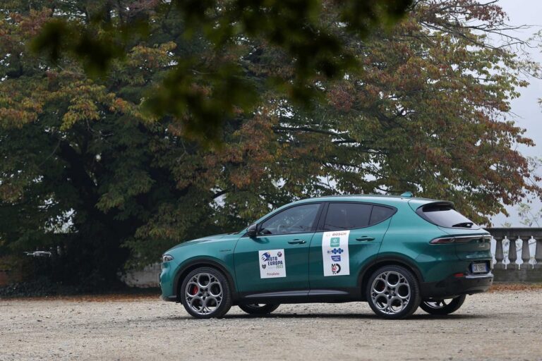 Alfa Romeo Tonale è Auto Europa 2023: le immagini