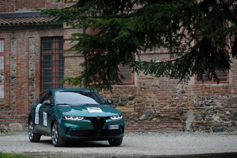 Alfa Romeo Tonale è Auto Europa 2023: le immagini