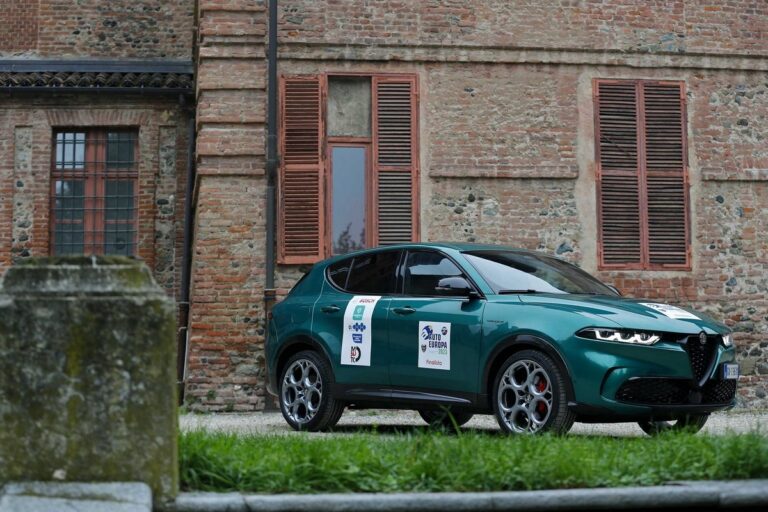 Alfa Romeo Tonale è Auto Europa 2023: le immagini