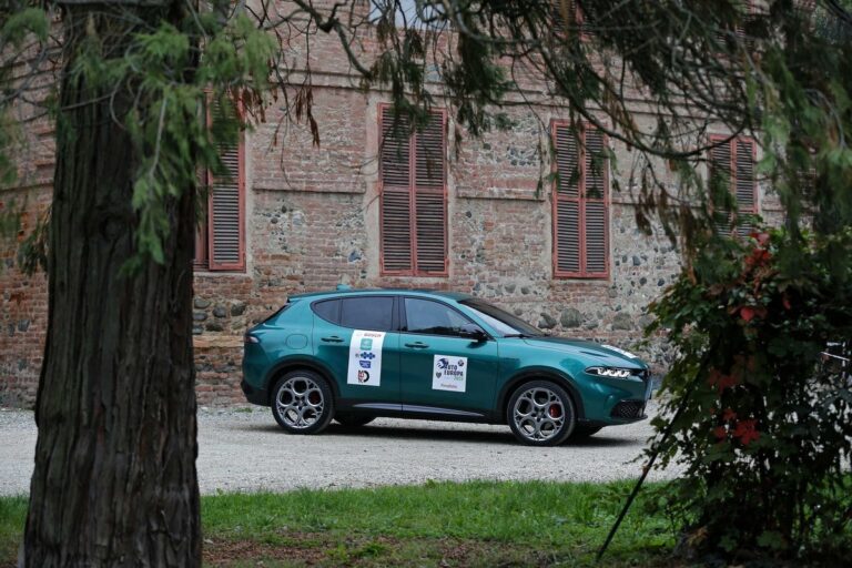 Alfa Romeo Tonale è Auto Europa 2023: le immagini