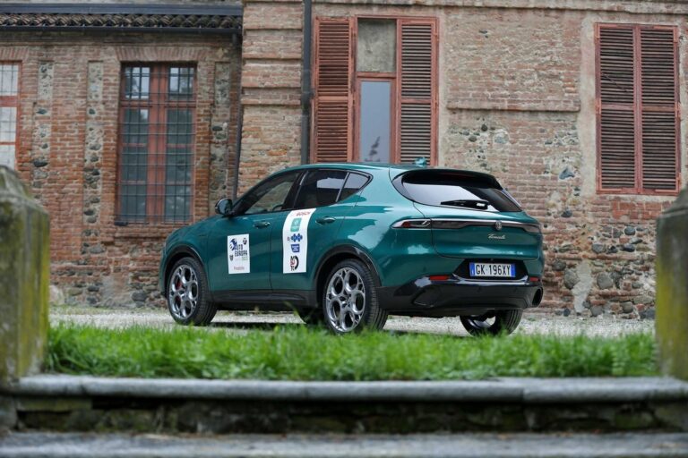 Alfa Romeo Tonale è Auto Europa 2023: le immagini