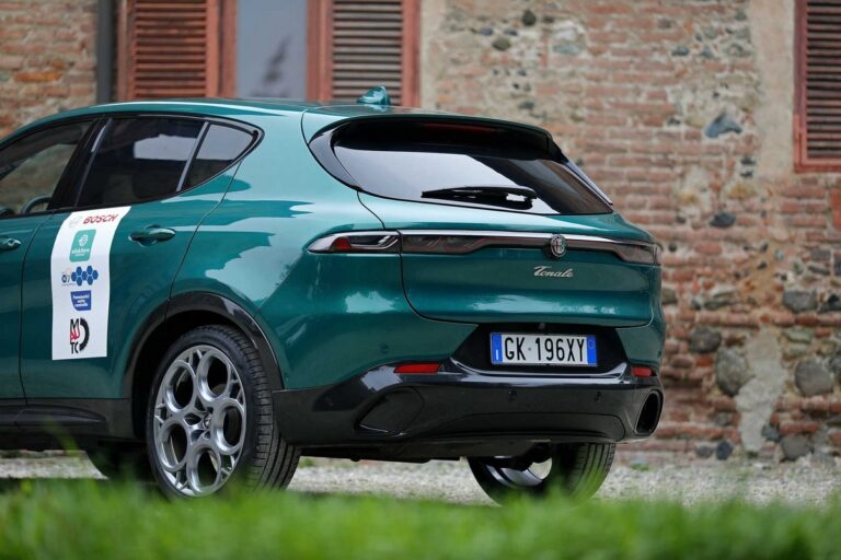 Alfa Romeo Tonale è Auto Europa 2023: le immagini
