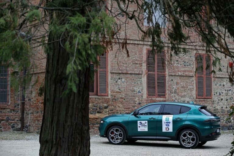 Alfa Romeo Tonale è Auto Europa 2023: le immagini