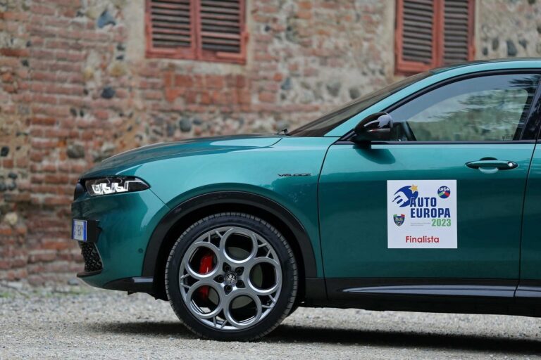 Alfa Romeo Tonale è Auto Europa 2023: le immagini